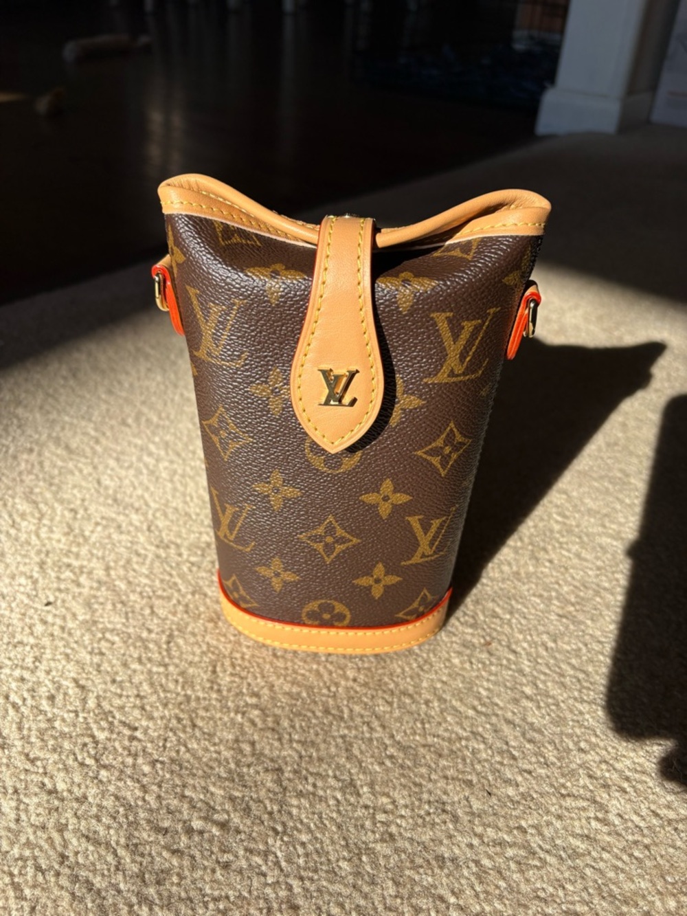 Louis Vuitton Fold Me Pouch - Picture 6 of 13